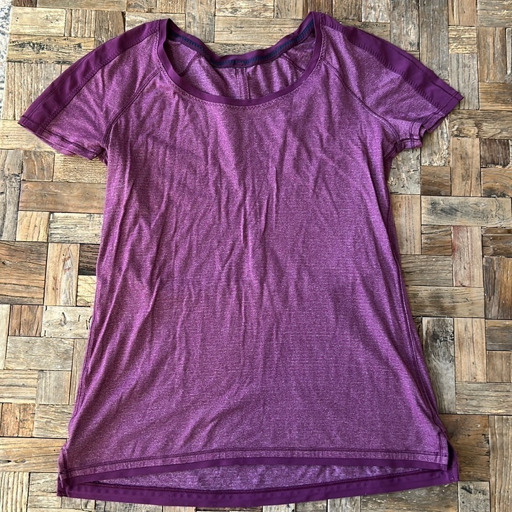 Lululemon women’s purple Short Sleeve Athletic Top